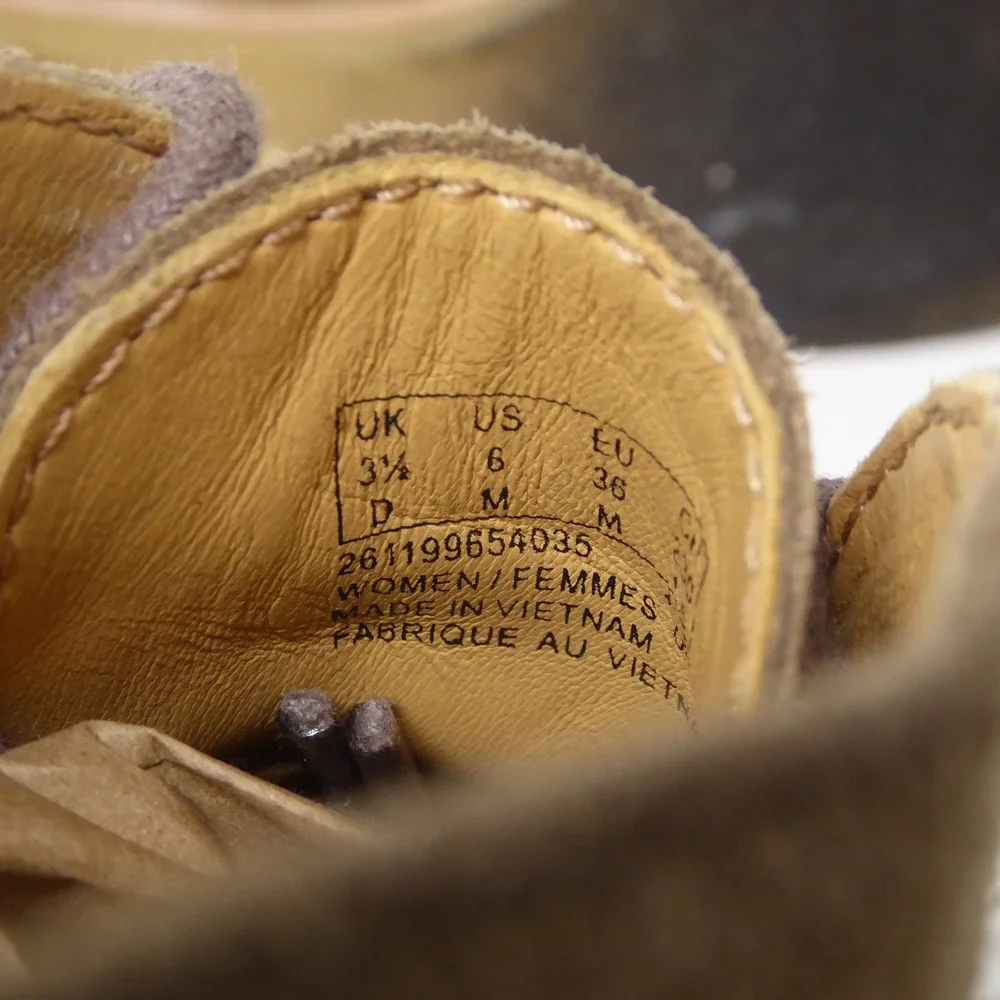 Clarks Women Phenia Desert Boot Tan Suede Lace Up Chukka Size 6